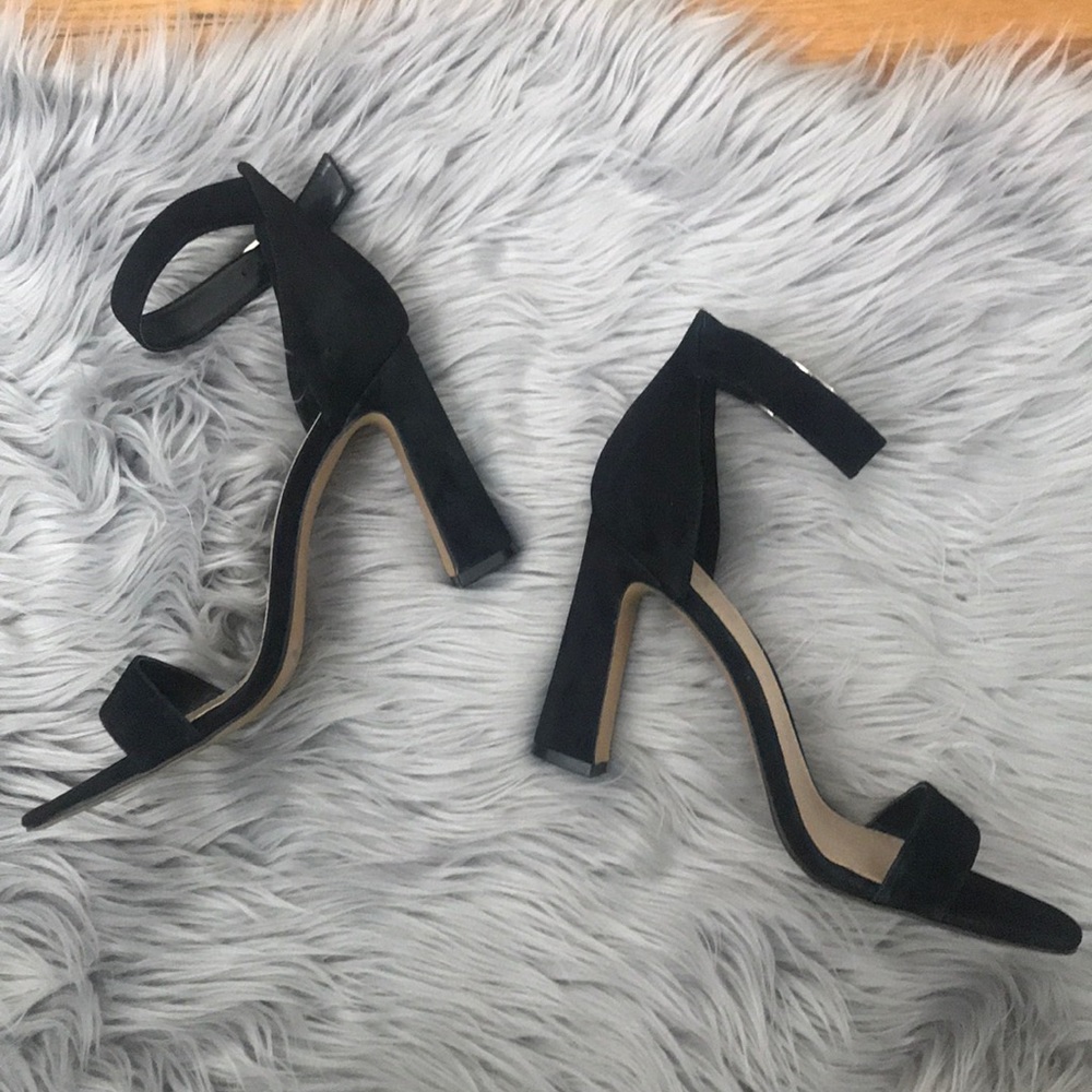 [SOLD] Vince Camuto Black Suede 'Acelyn' Heels 9.5 - Picture 5 of 8